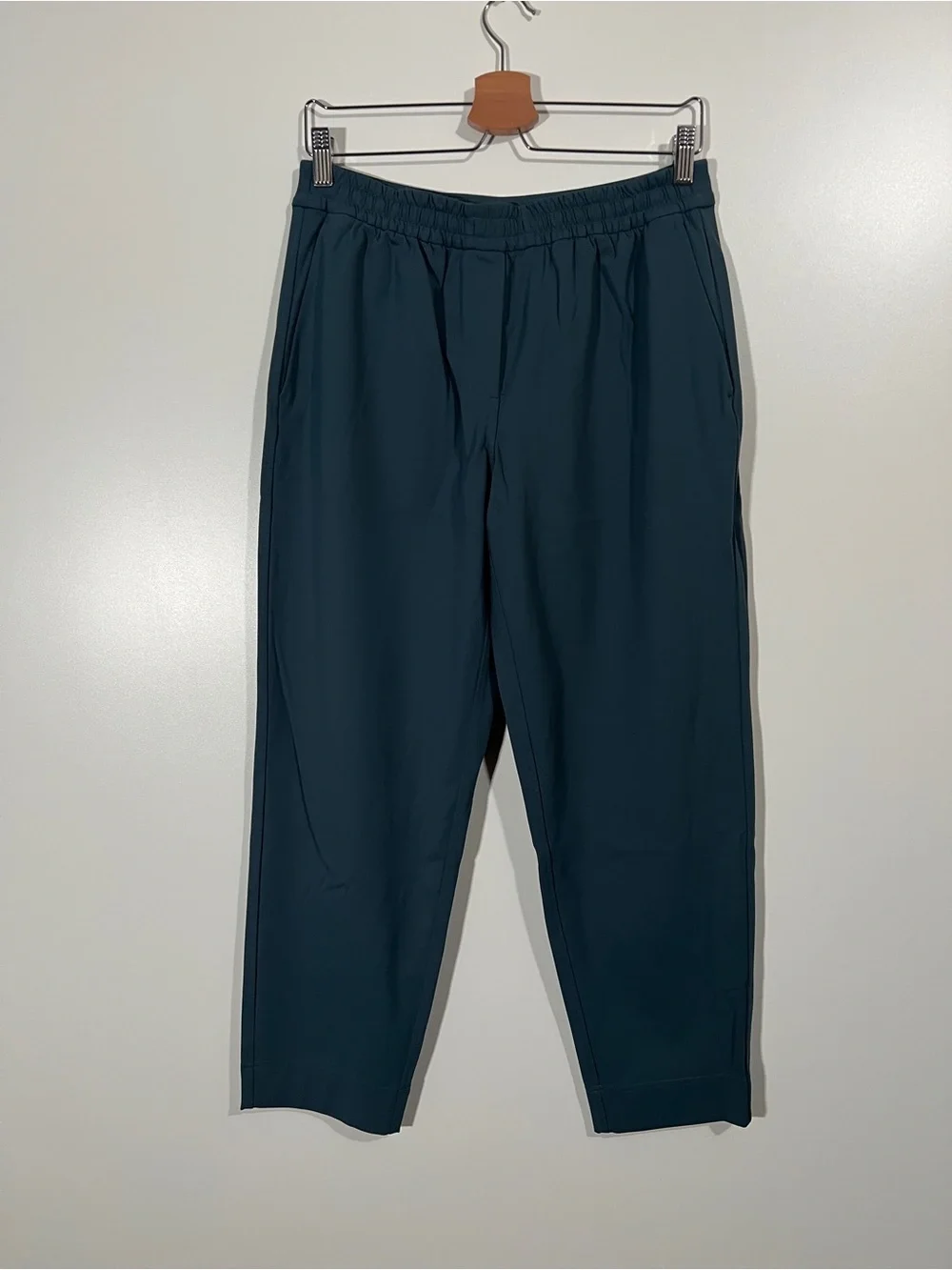 Lululemon Tapered-Leg Mid-Rise Pants 7/8 Length Luxstreme Size Medium Iron Blue